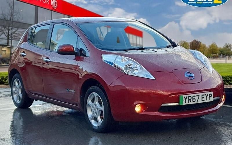 Used Nissan Leaf Acenta 80 kW (109 HP) 2017 Red Hatchback