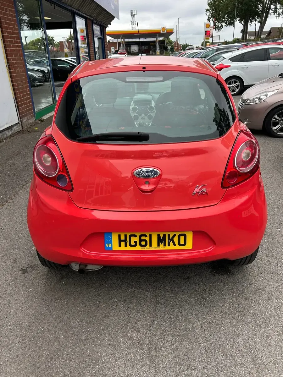 Used Ford Ka 69 HP (50 kW) 2012 Red Hatchback