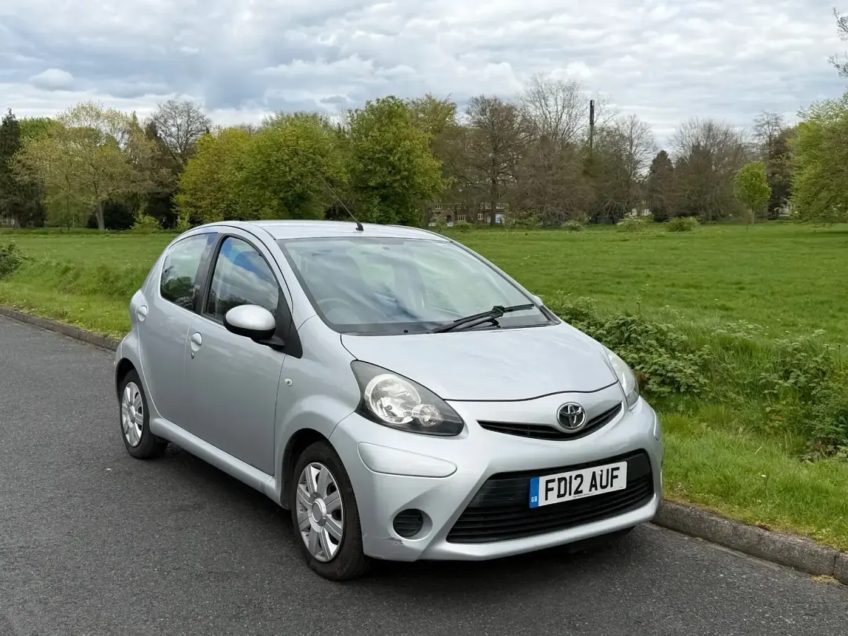 Used Toyota Aygo 68 HP (50 kW) 2012 Silver Hatchback