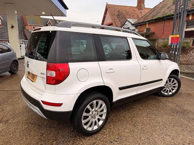 Used Skoda Yeti SE 105 HP (77 kW) 2014 White SUV