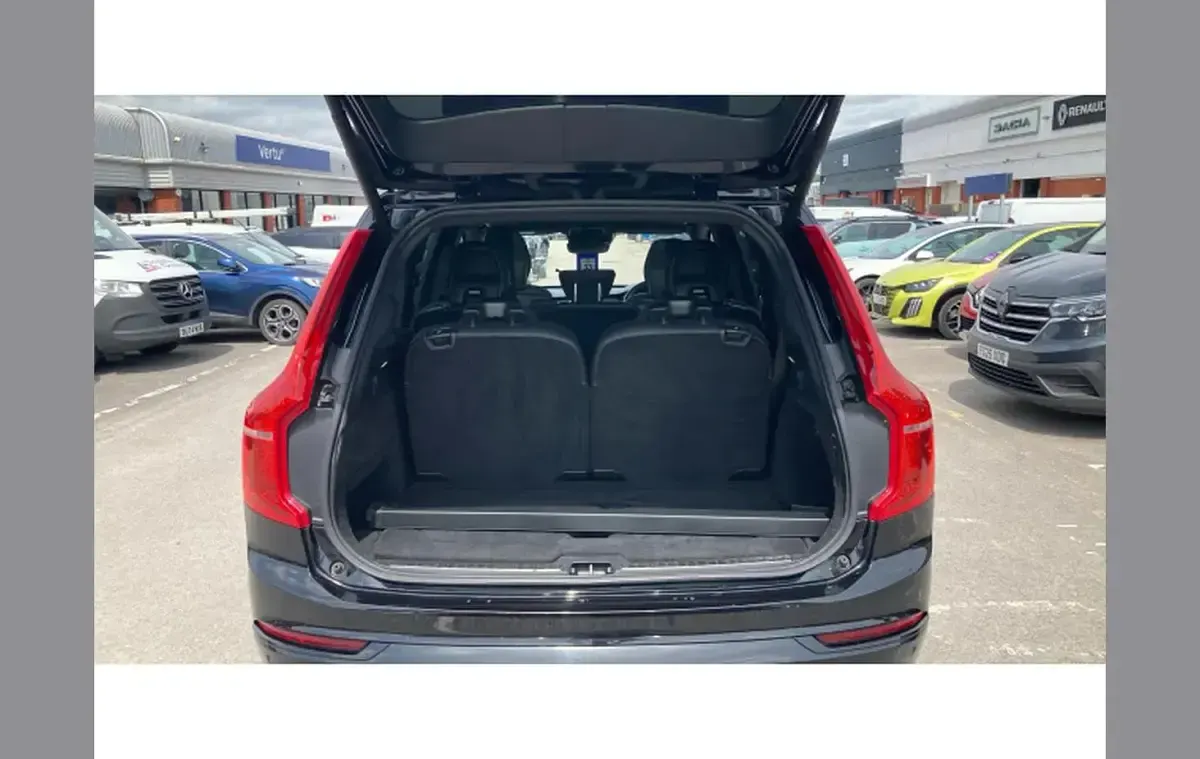 Begagnad Volvo XC90 R-Design Pro 235 HK (172 kW) 2018 Svart SUV