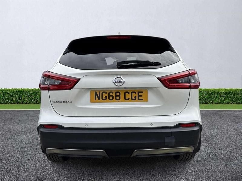 Used Nissan Qashqai N-Connecta 2018 White SUV