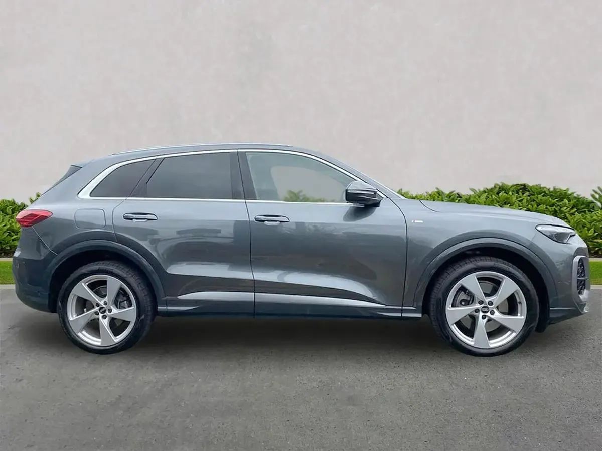 Used Audi Q5 S-Line 204 HP (150 kW) 2026 Grey SUV