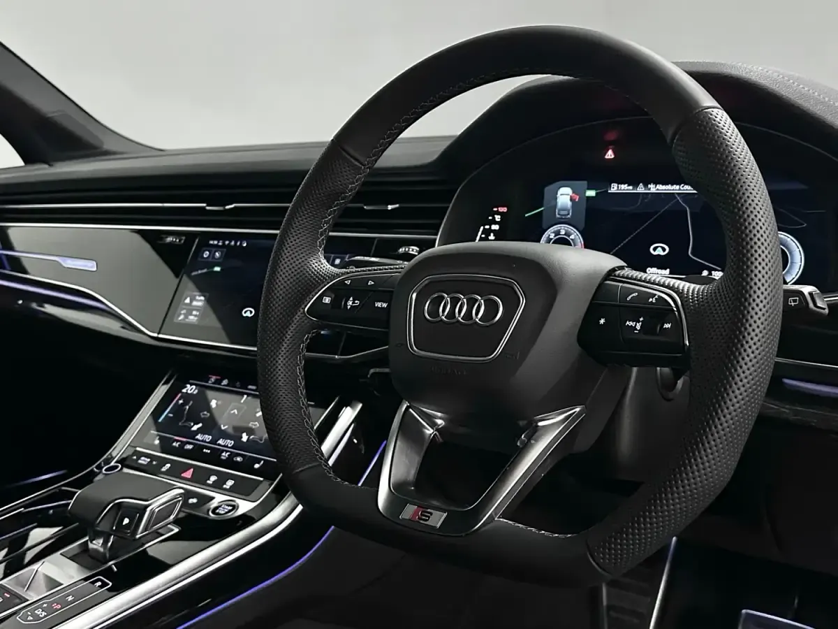 Begagnad Audi Q7 Black Edition 286 HK (210 kW) 2025 Vit SUV