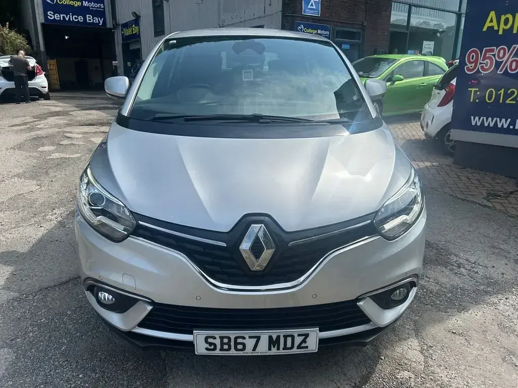 Used Renault Scénic Dynamique 110 HP (80 kW) 2017 Silver MPV