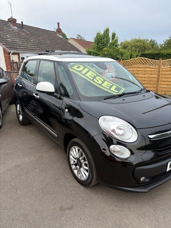 Black Used 2013 Fiat 500L Lounge MPV | £3,295 (Fair price) - Image 1/4