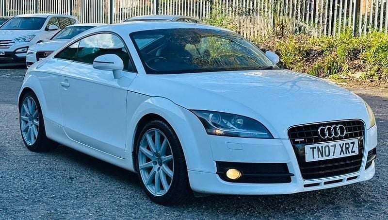 Begagnad Audi TT Performance 250 HK (183 kW) 2007 Vit Sportkupé
