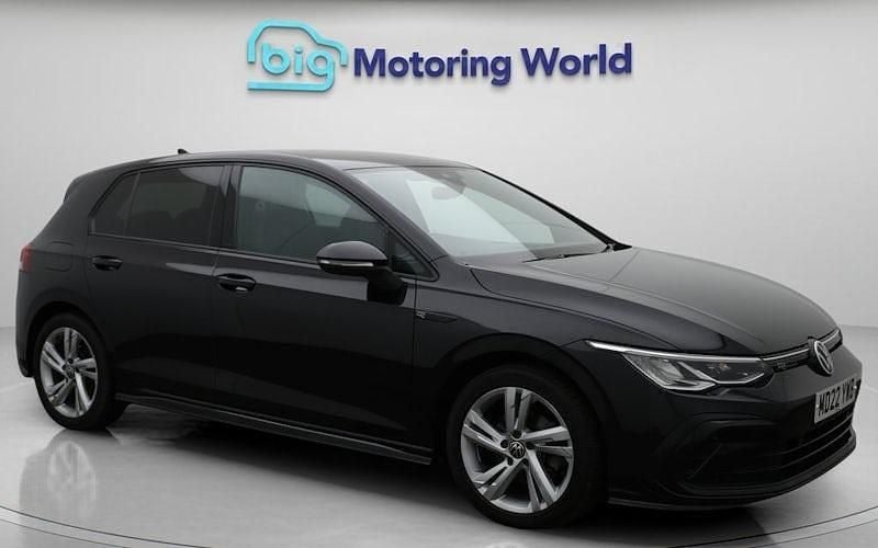 Used 2024 VW Golf VIII R-line Hatchback | £17,700 (Good price) - Image 1/4