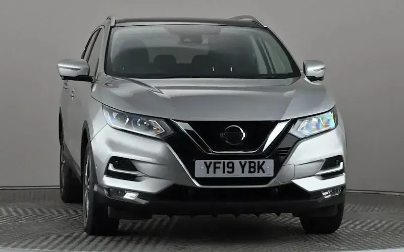 Used Nissan Qashqai N-Connecta 116 HP (85 kW) 2019 Silver SUV