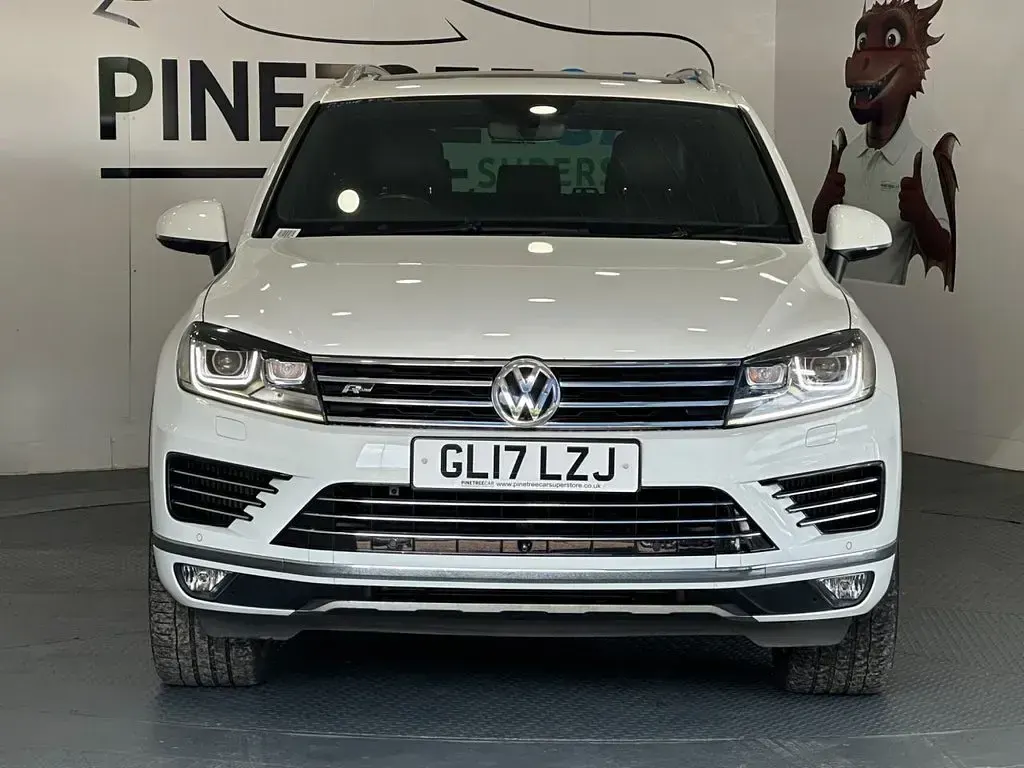 Used VW Touareg R-line Plus 262 HP (192 kW) 2017 White SUV