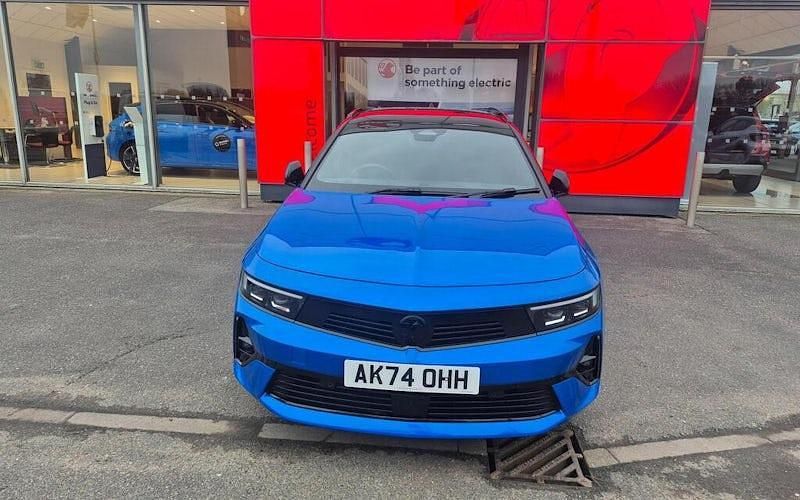Used Vauxhall Astra Ultimate 131 HP (96 kW) 2024 Blue Estate