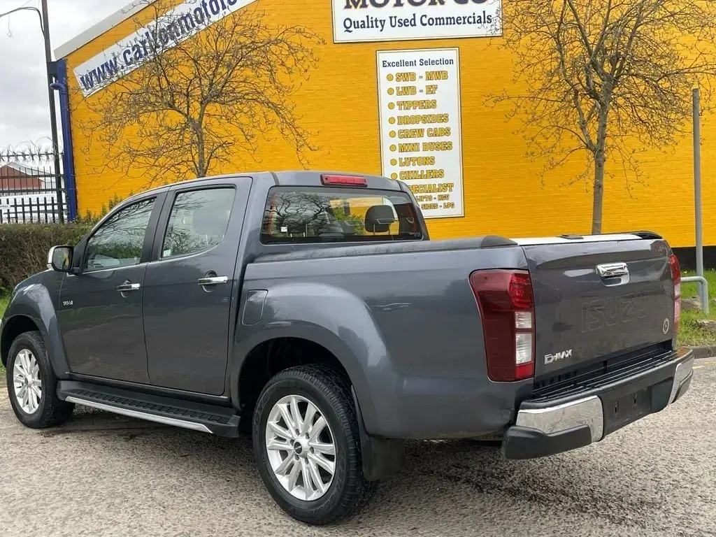 Usado Isuzu D-Max 161 HP (118 kW) 2019 Cinzento Pickup