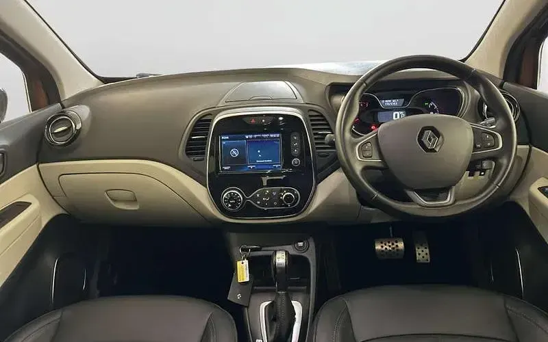 Used Renault Captur GT-Line 150 HP (110 kW) 2019 Orange/black SUV