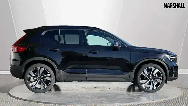 New Volvo XC40 Ultra 161 HP (118 kW) 2025 Black SUV
