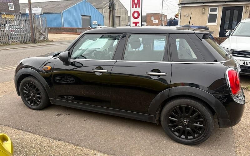 Used Mini ONE Hatch 102 HP (75 kW) 2017 Hatchback