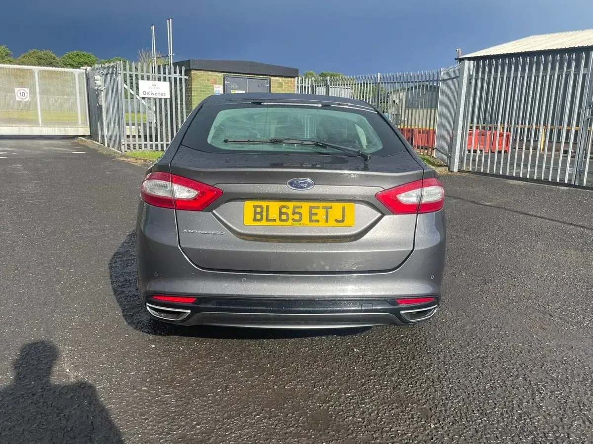 Used Ford Mondeo Titanium 180 HP (132 kW) 2015 Grey Hatchback