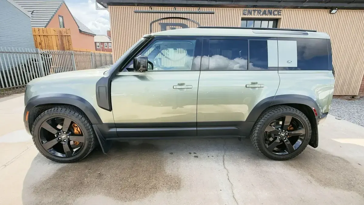 Used Land Rover Defender SE 2020 Green SUV