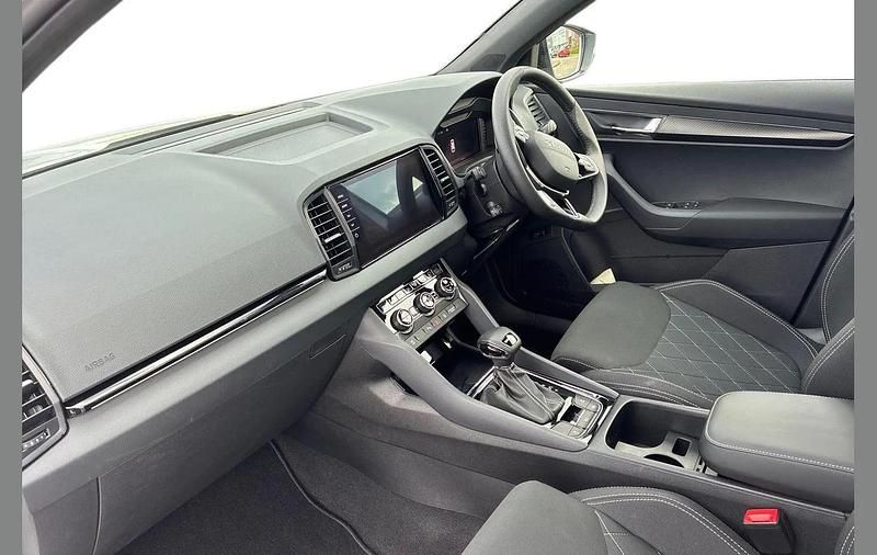 Used Skoda Karoq SportLine 150 HP (110 kW) 2025 Moon white metallic SUV