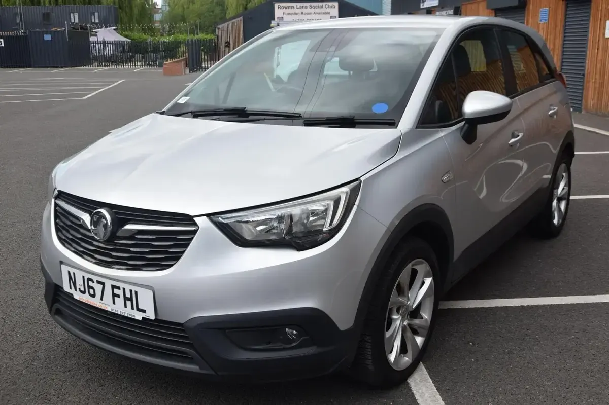 Used Vauxhall Crossland X 81 HP (59 kW) 2017 Silver SUV