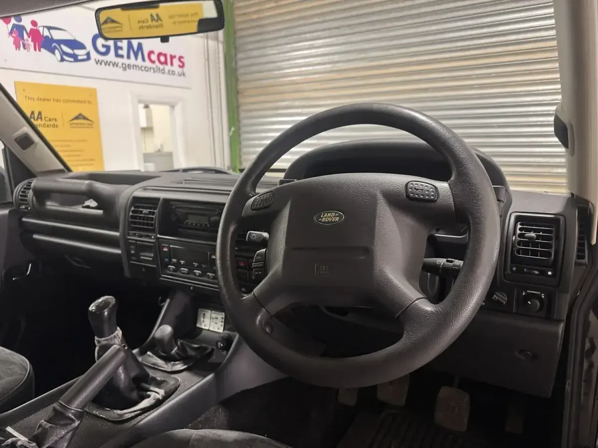 Used Land Rover Discovery 136 HP (100 kW) 2004 Blue SUV