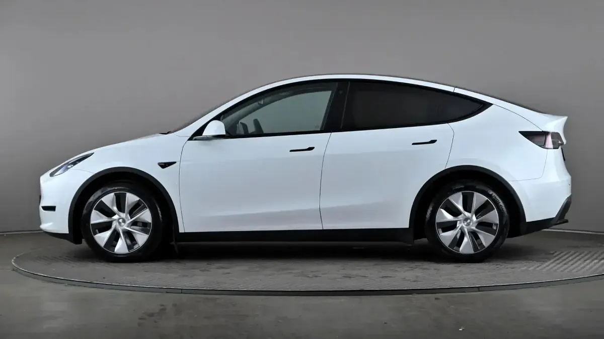 Used Tesla Model Y Long Range AWD 282 kW (384 HP) 2022 White SUV