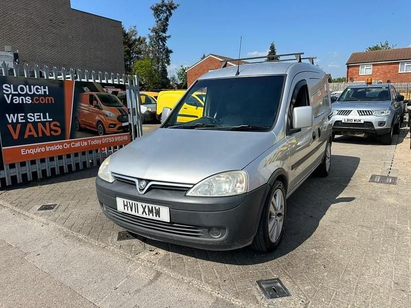 Used Vauxhall Combo 75 HP (55 kW) 2011 Silver MPV