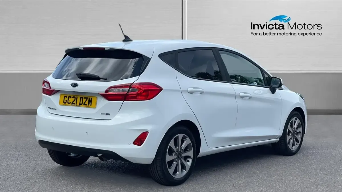 Used Ford Fiesta Trend 125 HP (91 kW) 2021 Frozen white Hatchback