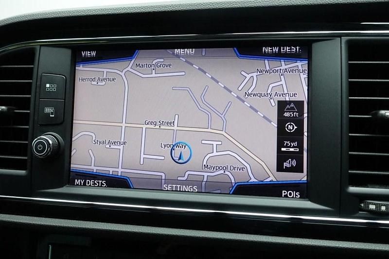 Used Seat Leon FR 150 HP (110 kW) 2019 White Hatchback