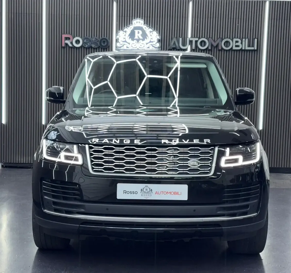 Used Land Rover Range Rover Vogue SE 404 HP (297 kW) 2021 Black SUV