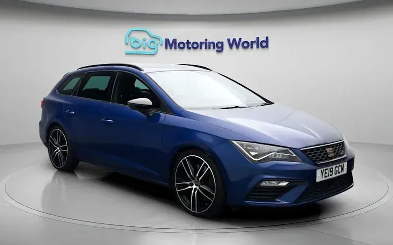 Used Seat Leon ST 4Drive 300 HP (220 kW) 2019 Blue Estate