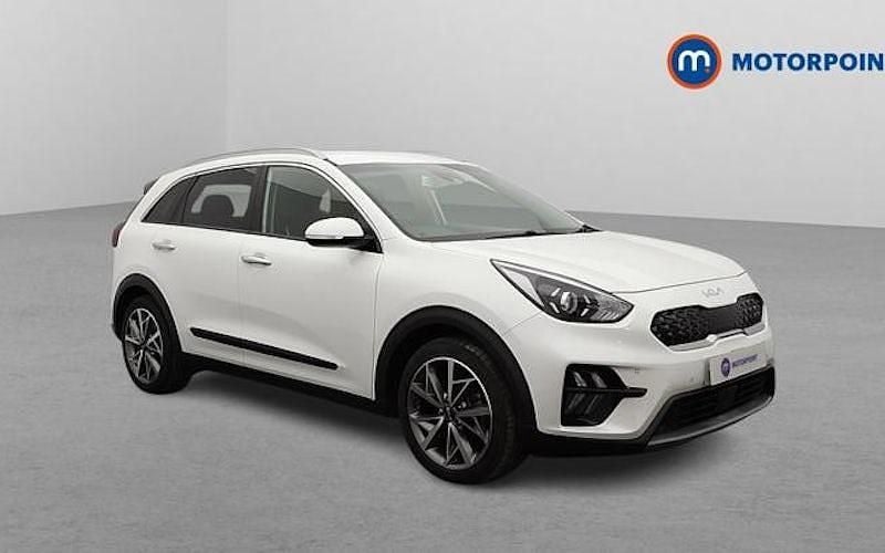 White Used 2022 Kia Niro SUV | £19,899 (Fair price) - Image 1/4