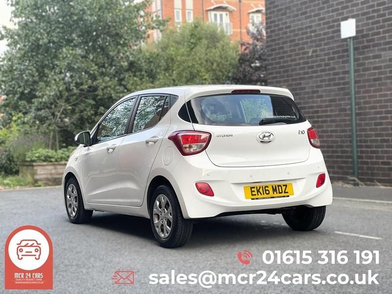 Used Hyundai i10 SE 87 HP (63 kW) 2016 White Hatchback