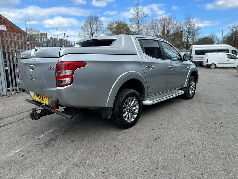 Used Mitsubishi L200 181 HP (133 kW) 2019 Silver Pickup