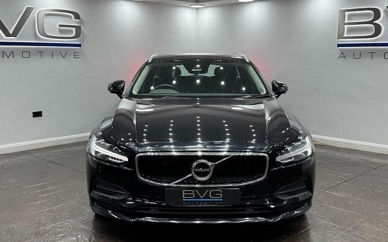 Used Volvo V90 Momentum 190 HP (139 kW) 2019 Black Estate