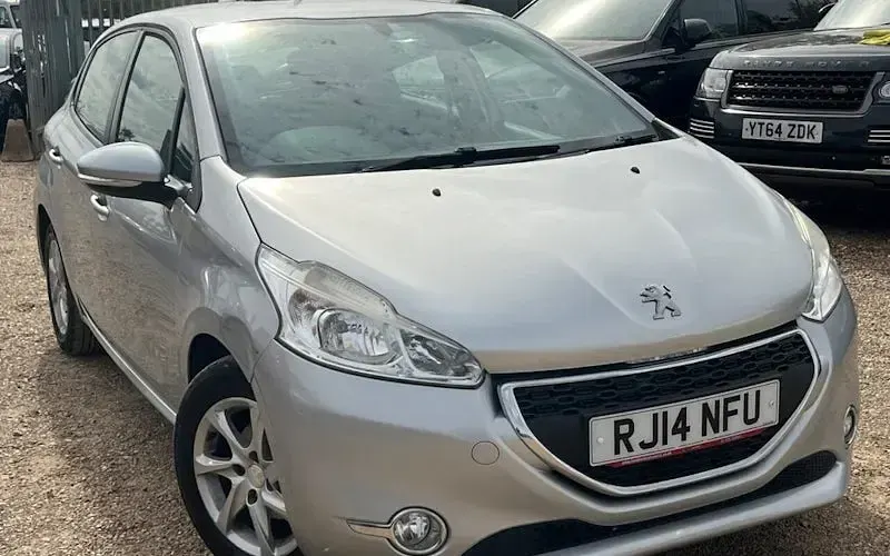 Used Peugeot 208 Active 82 HP (60 kW) 2014 Hatchback