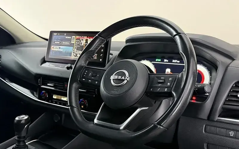 Used Nissan Qashqai N-Connecta 140 HP (102 kW) 2022 Grey SUV