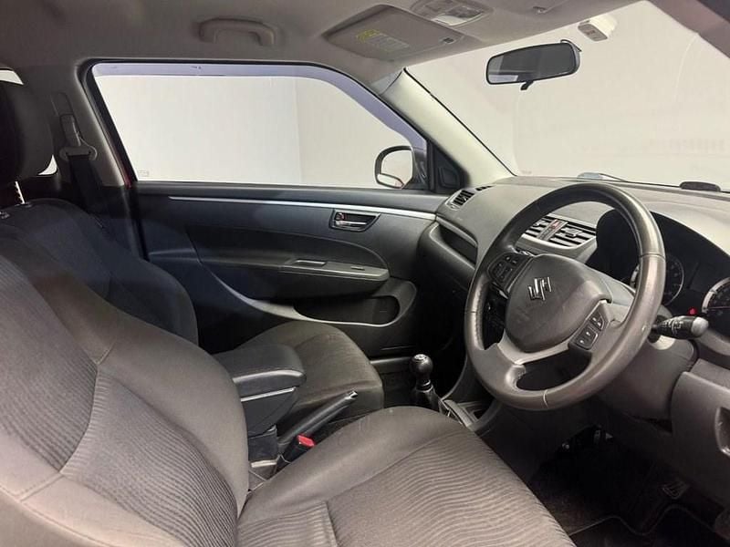 Used Suzuki Swift SZ4 94 HP (69 kW) 2012 Red Hatchback