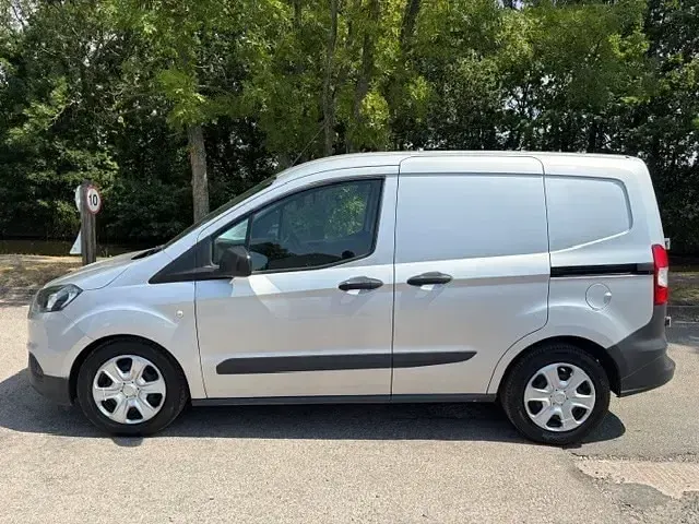 Used Ford Transit Courier Trend 100 HP (73 kW) 2020 Silver Van