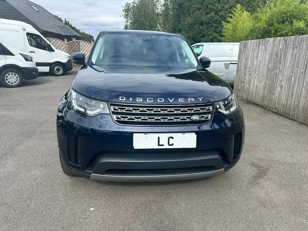 Used Land Rover Discovery SE 306 HP (225 kW) 2020 Blue SUV