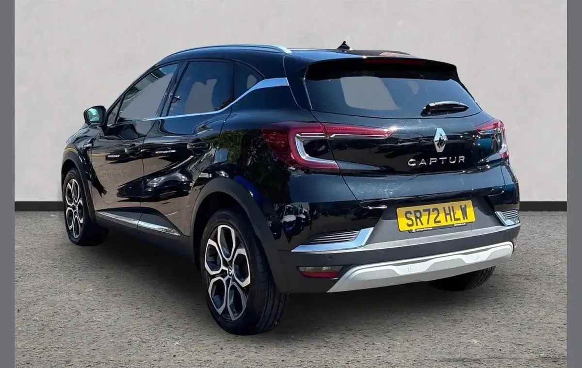 Used Renault Captur SE 91 HP (66 kW) 2022 Diamond black  SUV