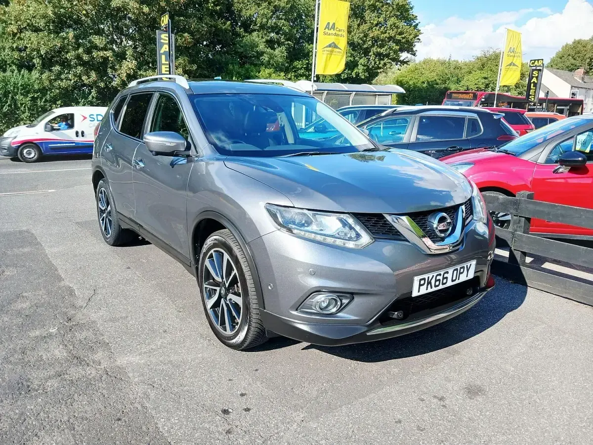 Used Nissan X-Trail Tekna 163 HP (119 kW) 2016 Grey SUV