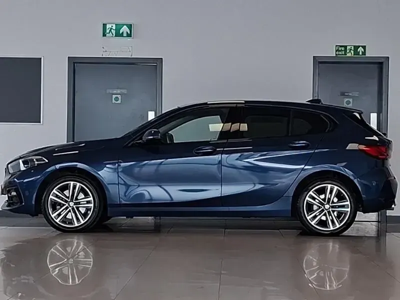 Used BMW 118 Sport Line 136 HP (100 kW) 2024 Blue Coupe