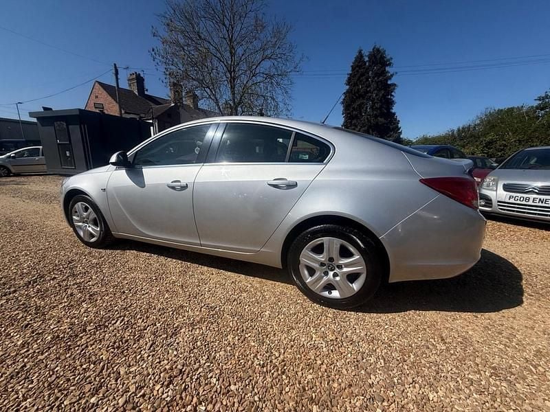 Second-hand Vauxhall Insignia 140 CP (102 kW) 2012 Argintiu Hatchback