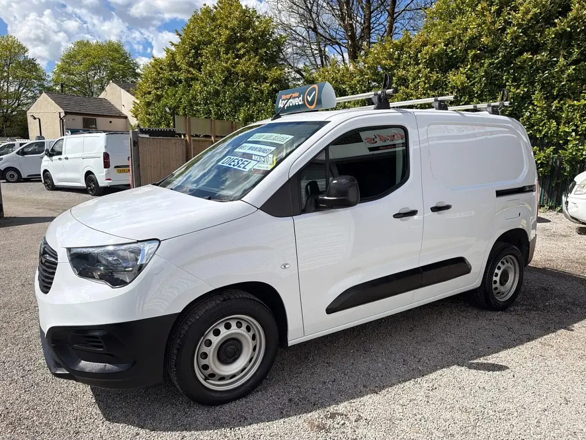 Used Vauxhall Combo 100 HP (73 kW) 2024 White MPV