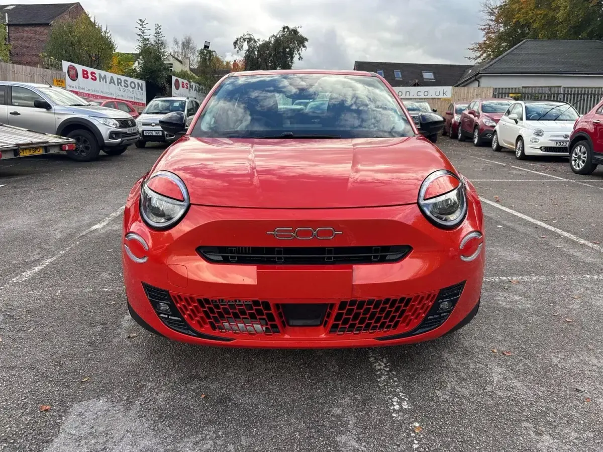 New Fiat 600 2025 White SUV