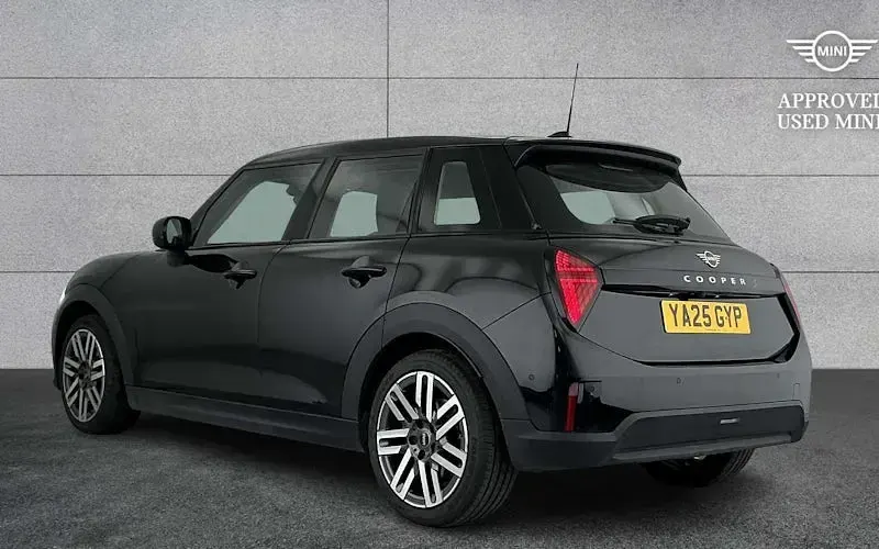 Used Mini Cooper Classic 150 kW (204 HP) 2025 Black Hatchback