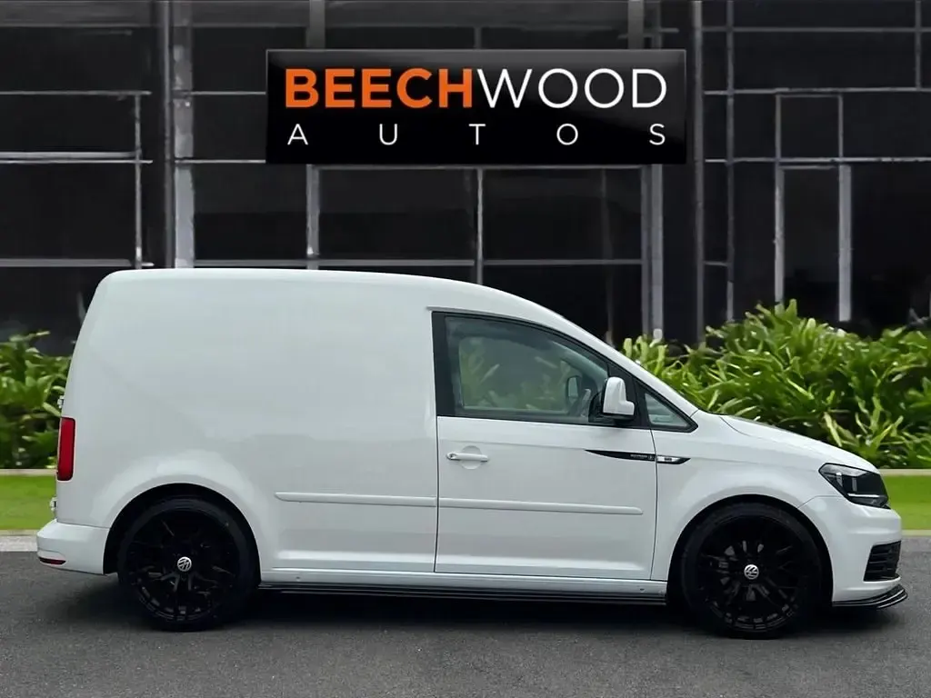 Usado VW Caddy Startline 122 HP (89 kW) 2016 Branco Monovolume