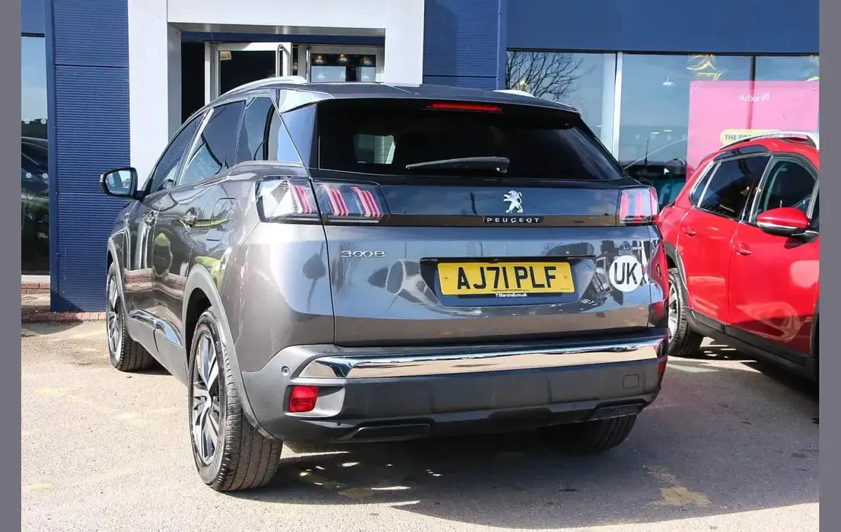 Used Peugeot 3008 Allure Premium 222 HP (163 kW) 2022 Grey SUV