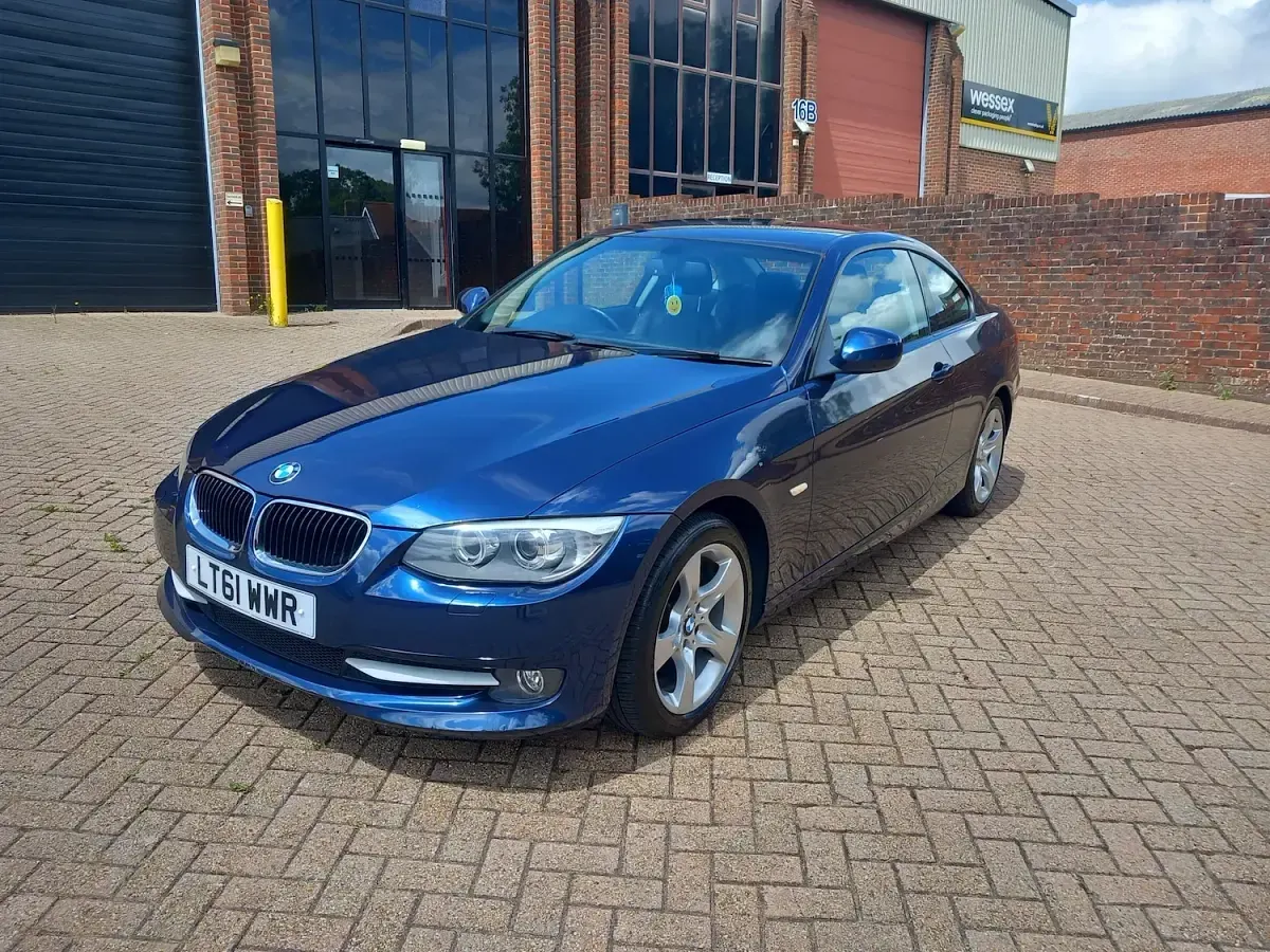 Used BMW 320 Comfort Edition 170 HP (125 kW) 2011 Blue Coupe