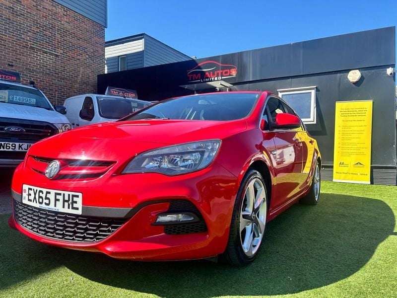 Second-hand Vauxhall Astra Edition 140 CP (102 kW) 2015 Roșu Hatchback